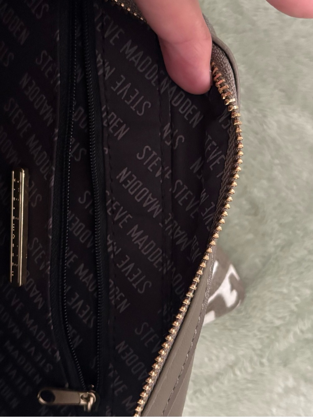 Steve Madden Quilted Crossbody Bag in Taupe with Gold Hardware - Picture 8 of 10